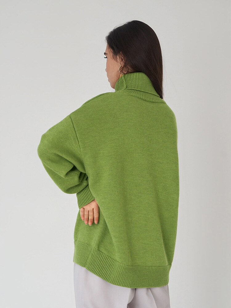 Effortlessly Elegant Sweater with a Timeless Design