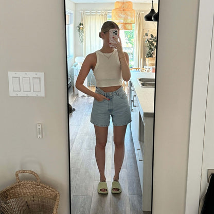 Classic Vintage Sandals with a Flattering Fit