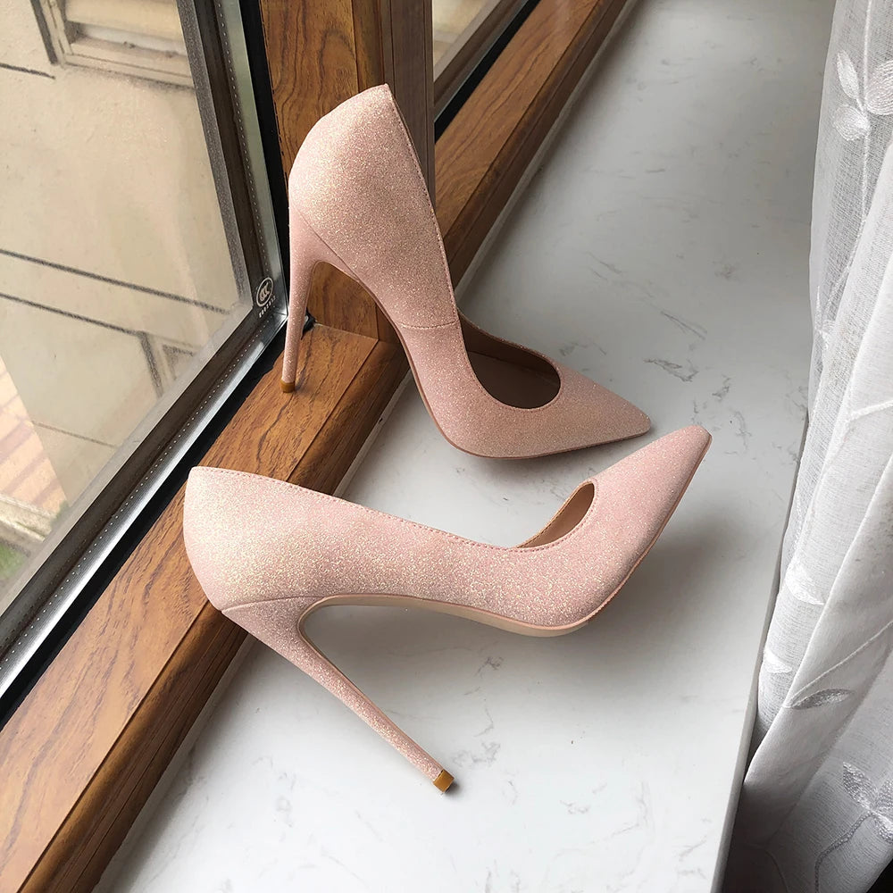 Well Tailored Shoes with a Graceful Silhouette