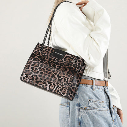 Beautifully Crafted Bag in a Classic Style