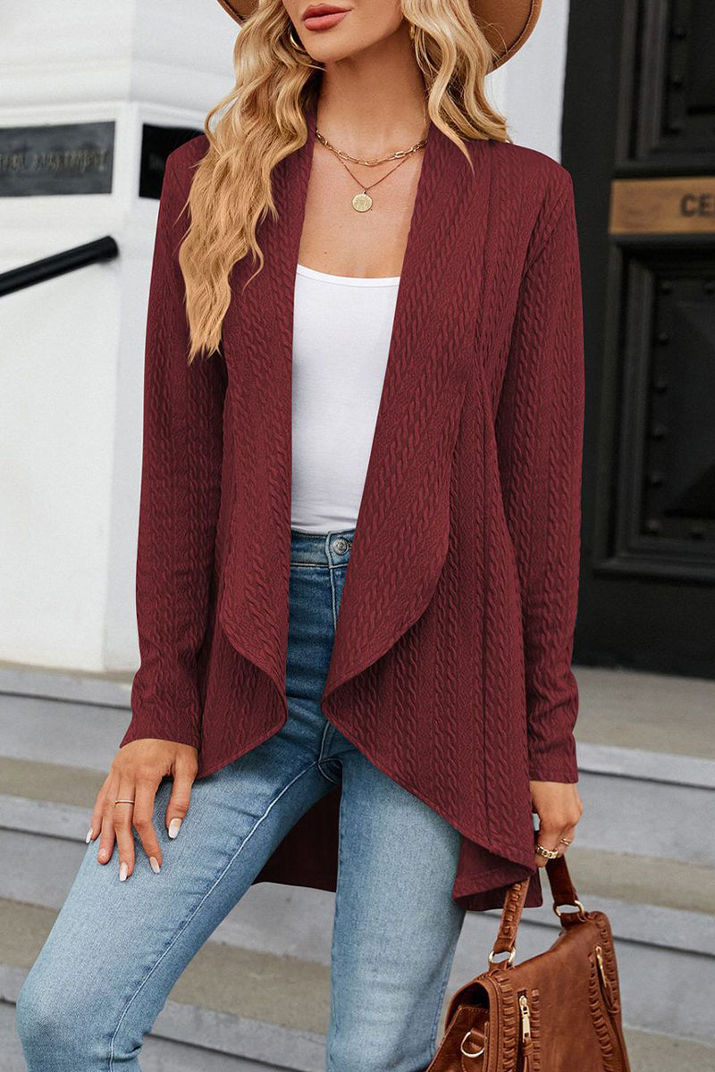 Well Tailored Top with a Graceful Silhouette