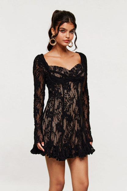 Effortlessly Elegant Dress with a Timeless Design