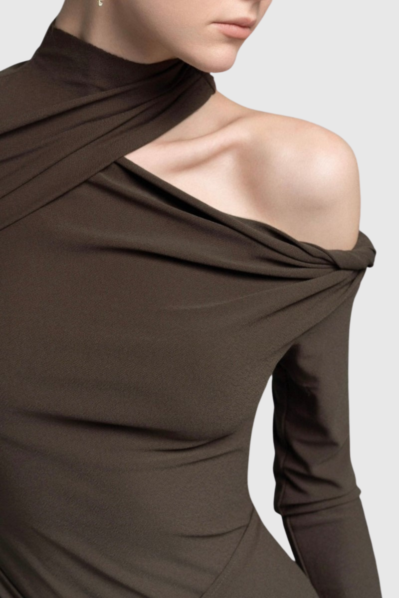 Gracefully Styled Dress for Any Occasion