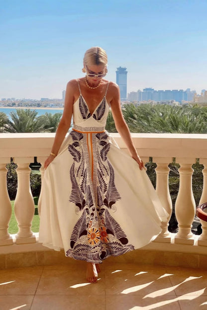Beautifully Finished Dress in a Timeless Design
