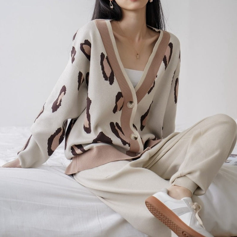 Gracefully Styled Cardigan for Any Occasion