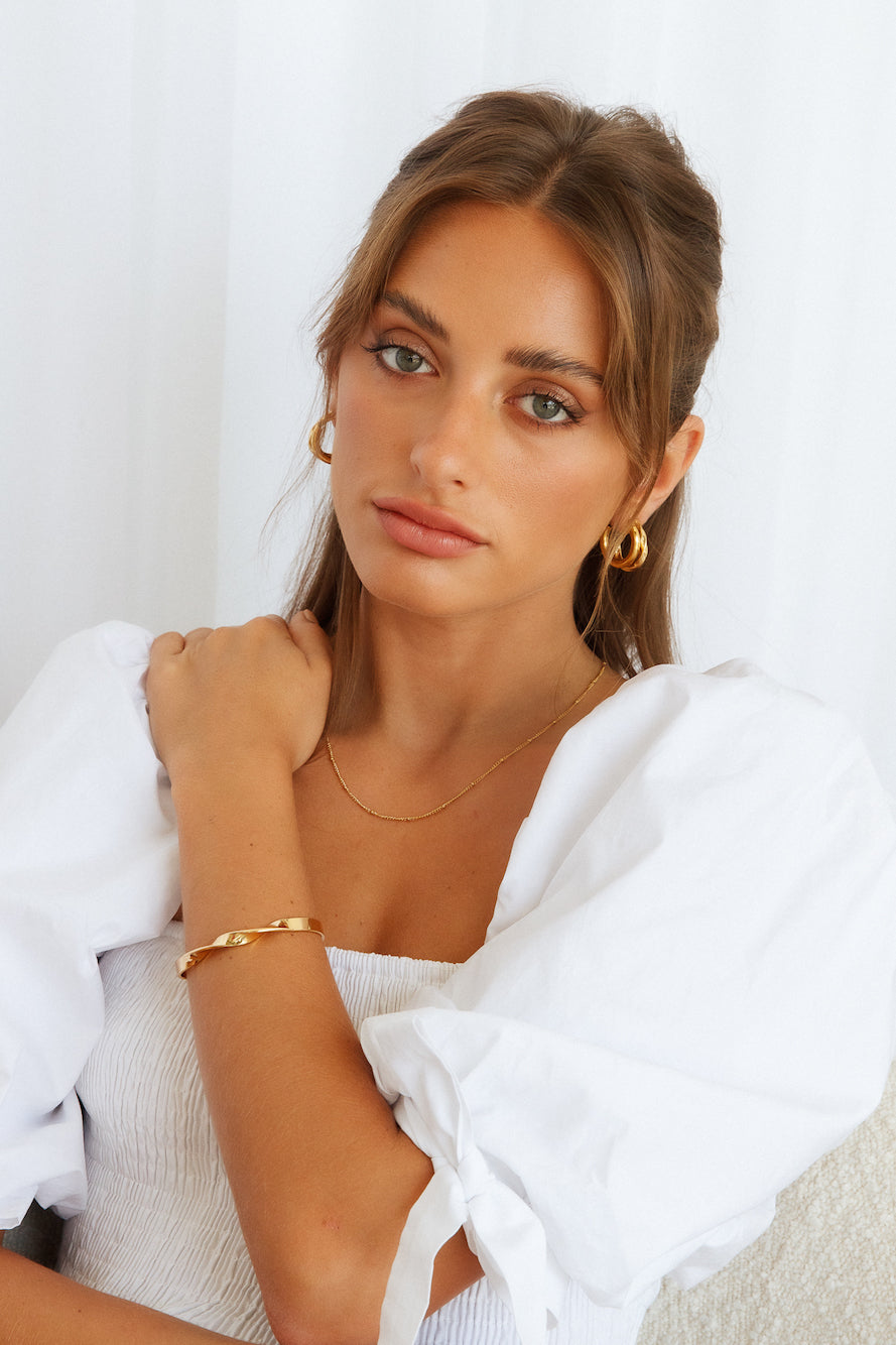 Gracefully Styled Garment for Any Occasion