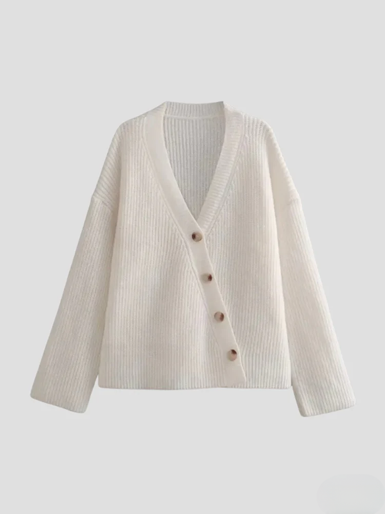 Classic Vintage Sweater with a Flattering Fit