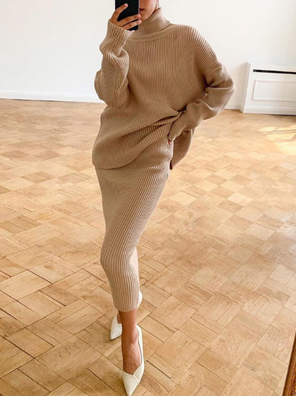 Well Tailored Sweater with a Graceful Silhouette
