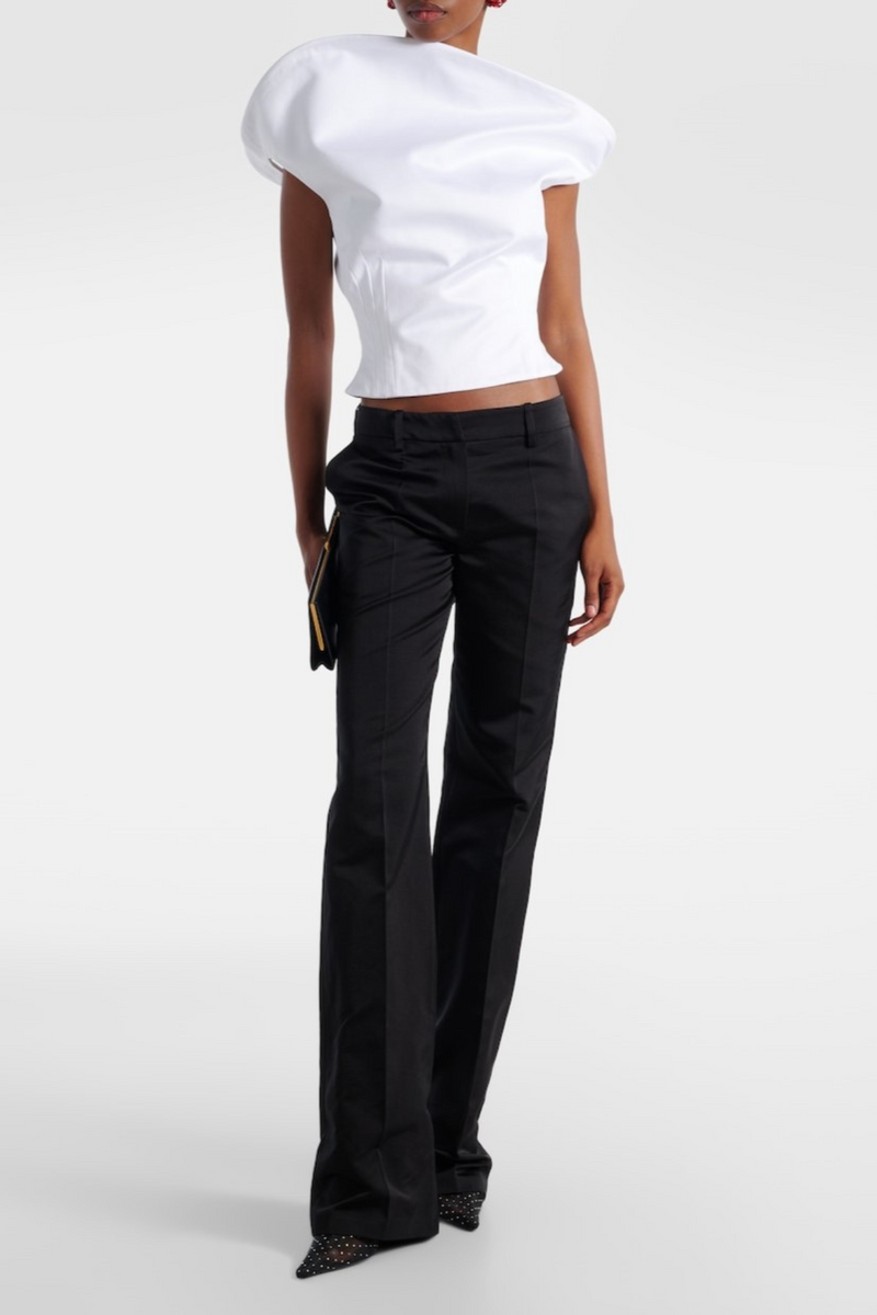 Beautifully Finished Top in a Timeless Design