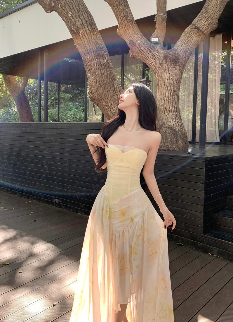 Well Tailored Dress with a Graceful Silhouette