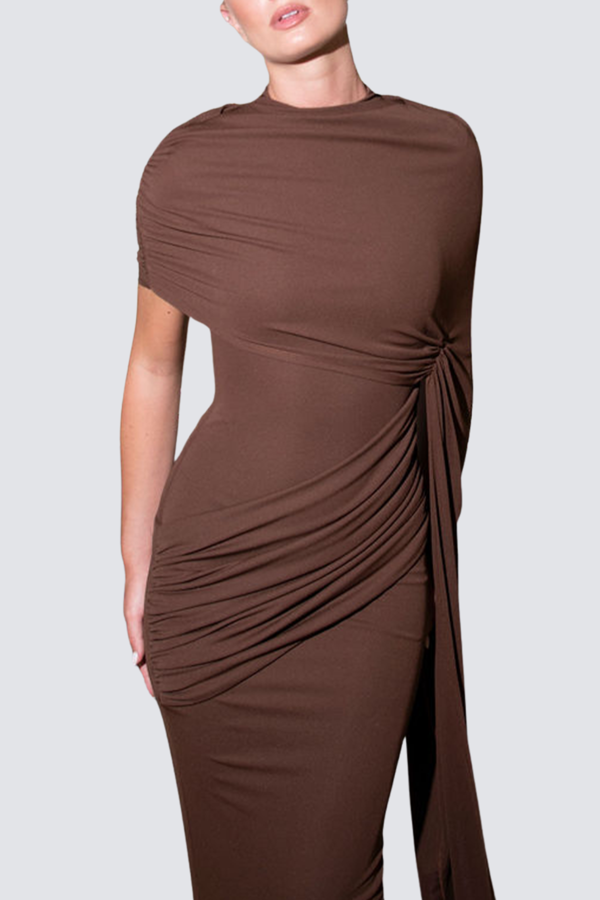 Well Tailored Dress with a Graceful Silhouette