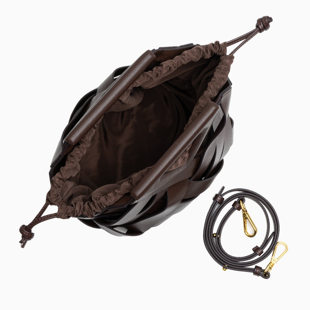 Well Tailored Bag with a Graceful Silhouette