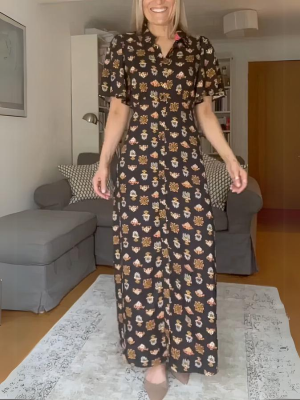 Classic Vintage Dress with a Flattering Fit