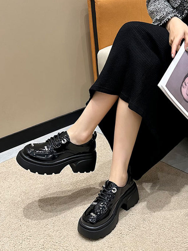 Effortlessly Elegant Shoes with a Timeless Design