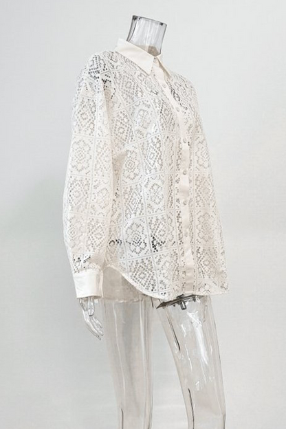 Well Tailored Blouse with a Graceful Silhouette