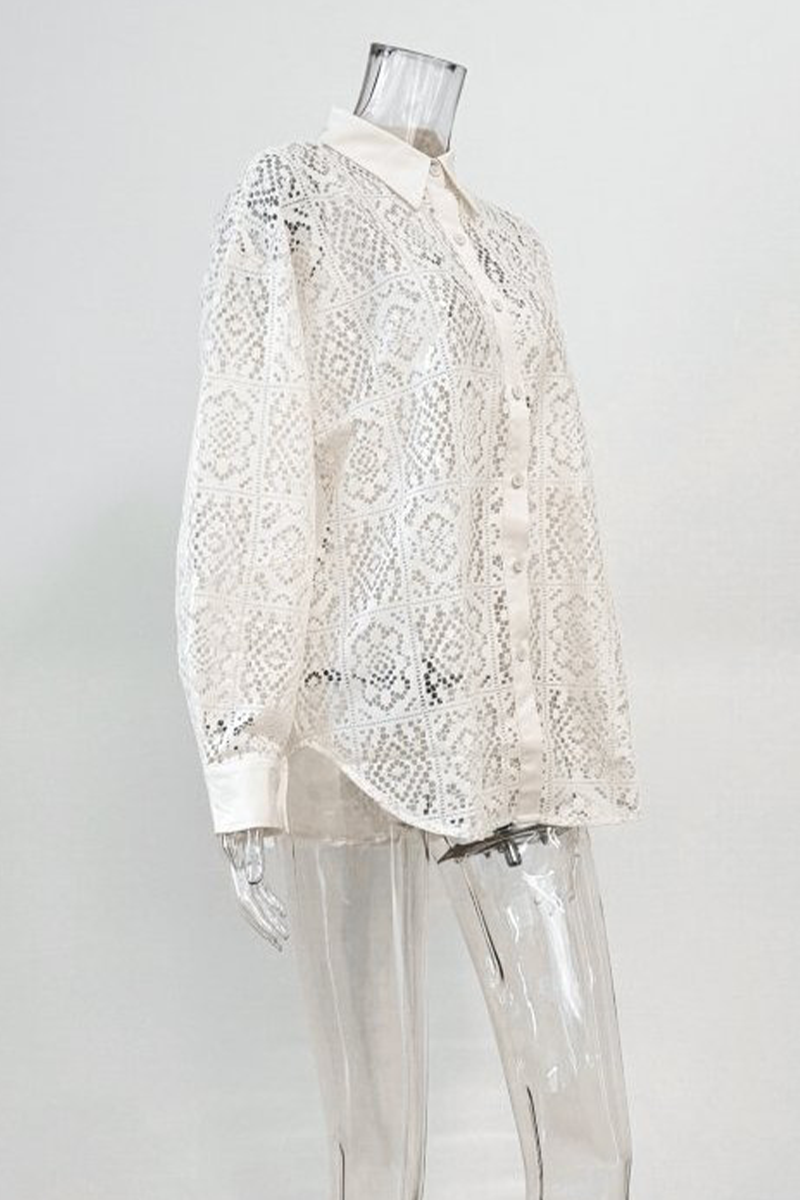 Well Tailored Blouse with a Graceful Silhouette