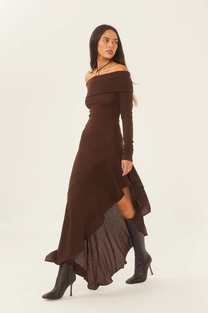 Effortlessly Elegant Dress with a Timeless Design