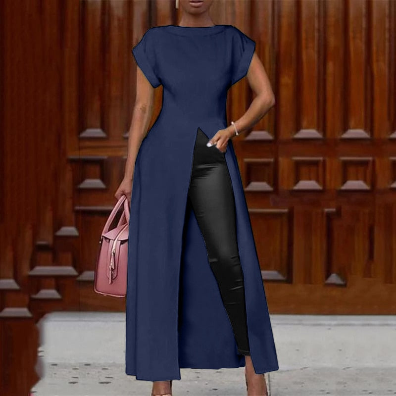 Well Tailored Blouse with a Graceful Silhouette