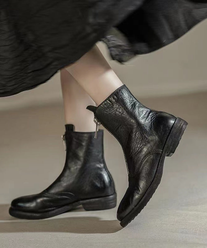 Well Tailored Boots with a Graceful Silhouette