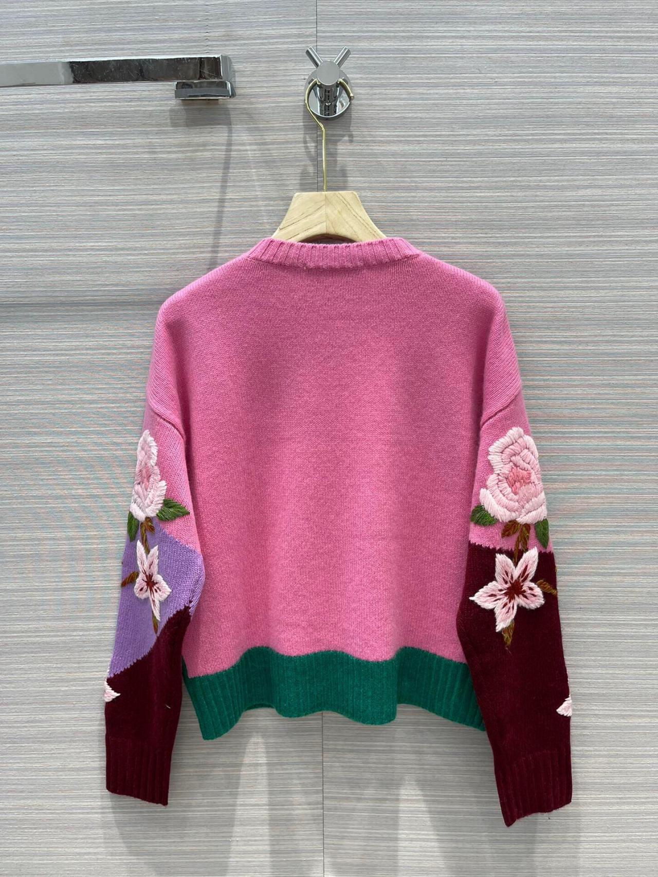 Beautifully Crafted Sweater in a Classic Style