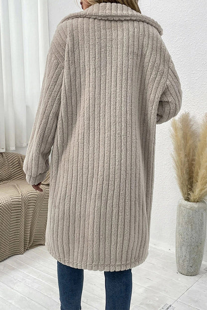 Effortlessly Elegant Garment with a Timeless Design