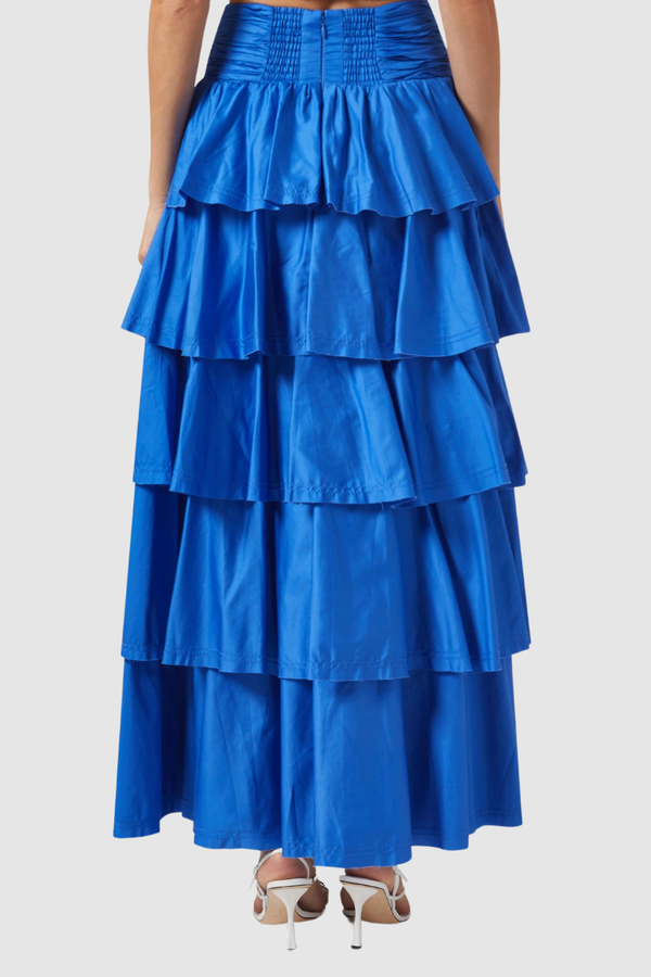 Effortlessly Elegant Garment with a Timeless Design