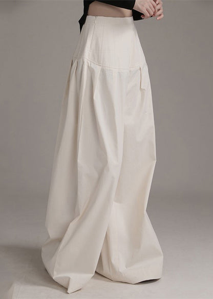 Well Tailored Pants with a Graceful Silhouette