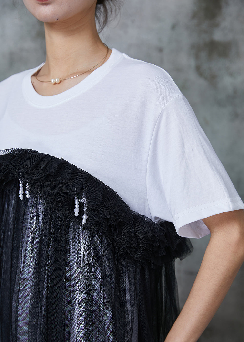 Effortlessly Elegant Dress with a Timeless Design