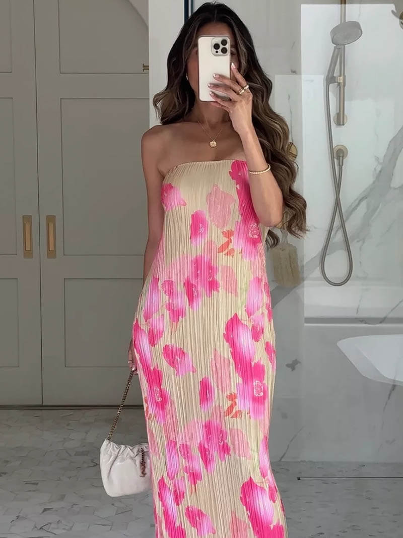 Beautifully Finished Dress in a Timeless Design