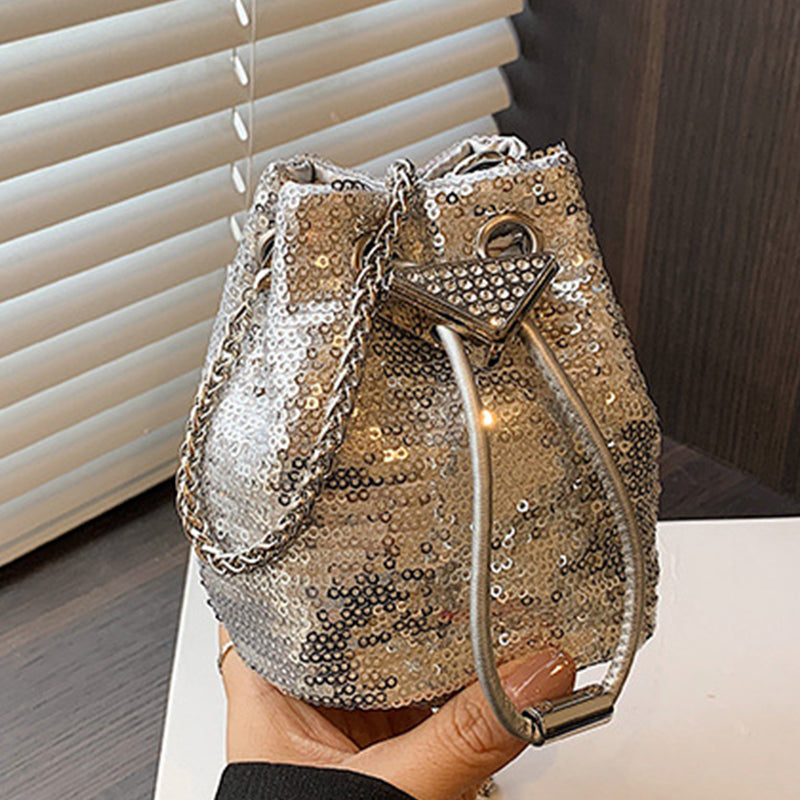 Well Tailored Bag with a Graceful Silhouette
