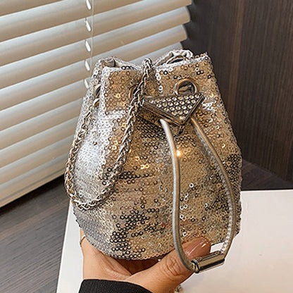 Well Tailored Bag with a Graceful Silhouette