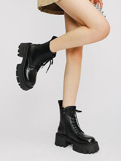Beautifully Finished Boots in a Timeless Design