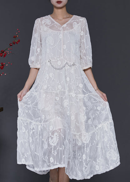 Well Tailored Dress with a Graceful Silhouette