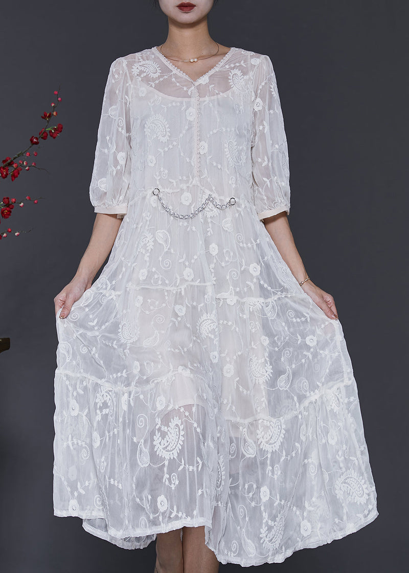 Well Tailored Dress with a Graceful Silhouette
