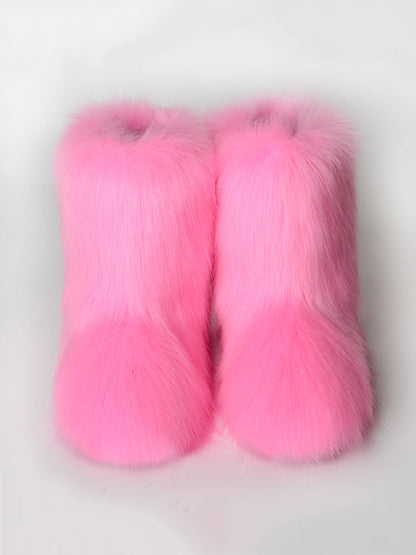 Effortlessly Elegant Boots with a Timeless Design