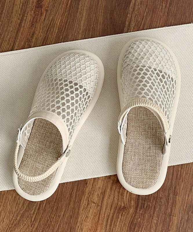 Well Tailored Sandals with a Graceful Silhouette