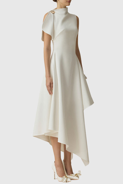 Beautifully Finished Dress in a Timeless Design