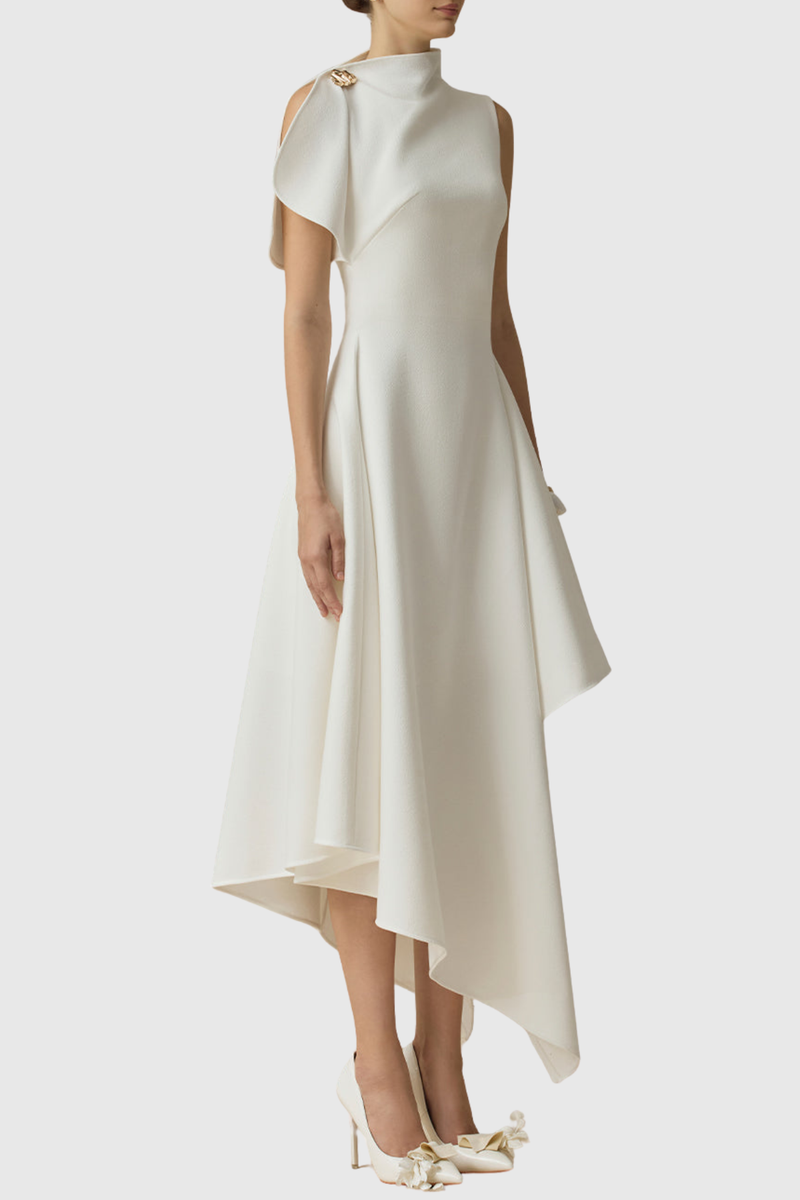 Beautifully Finished Dress in a Timeless Design