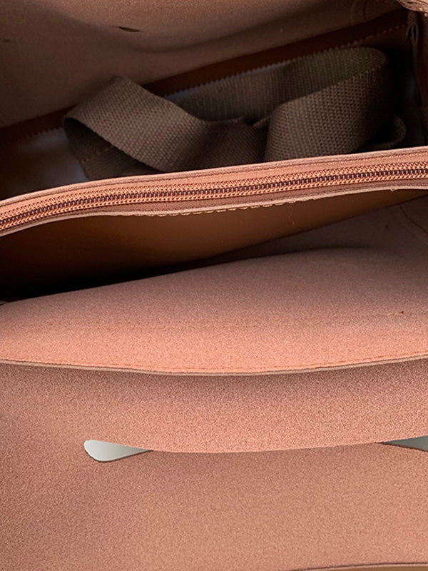 Well Tailored Bag with a Graceful Silhouette