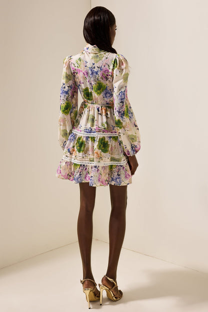 Well Tailored Dress with a Graceful Silhouette