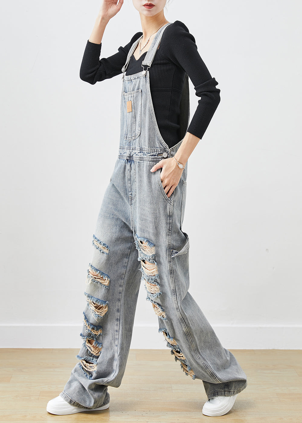 Effortlessly Elegant Garment with a Timeless Design