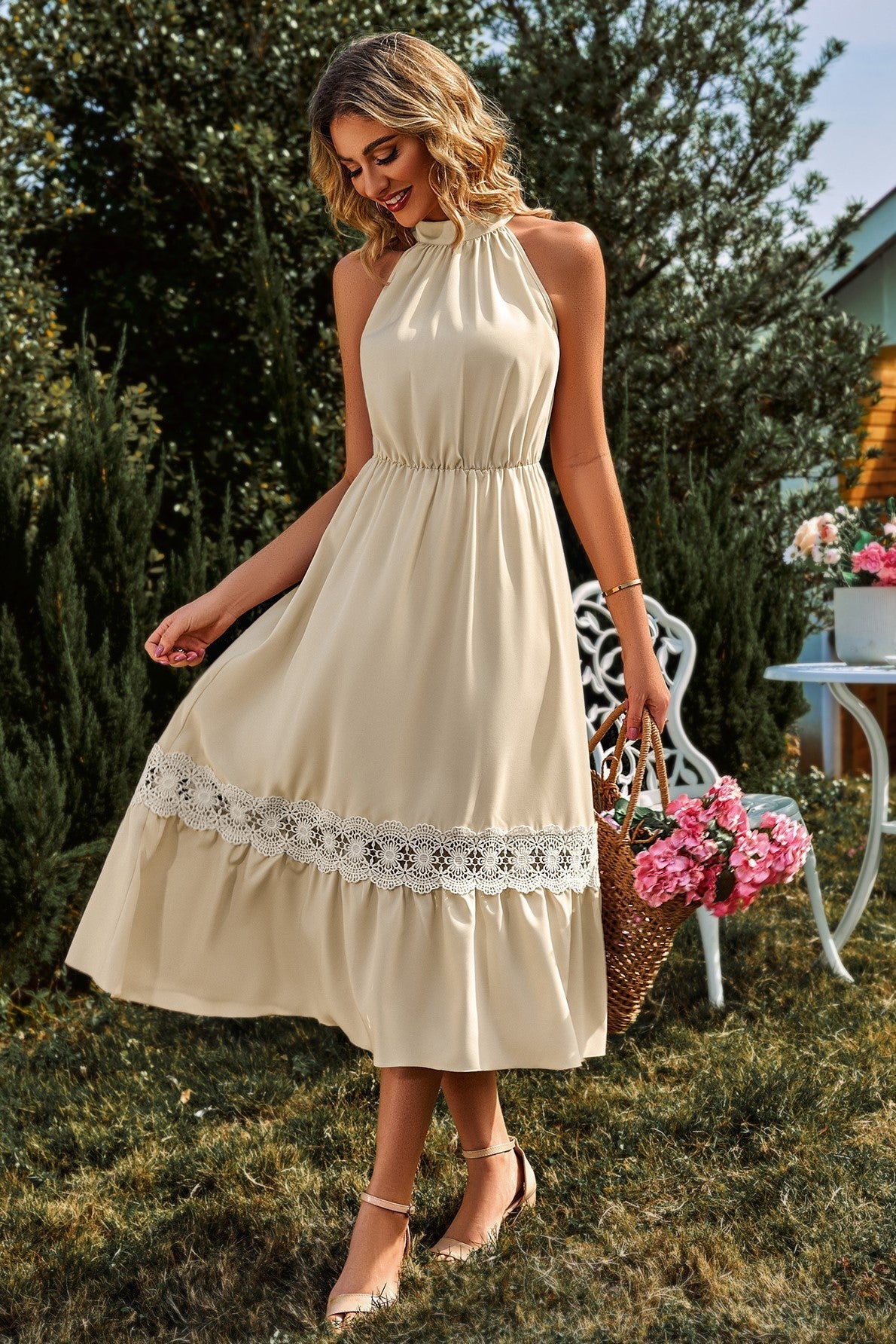 Well Tailored Dress with a Graceful Silhouette