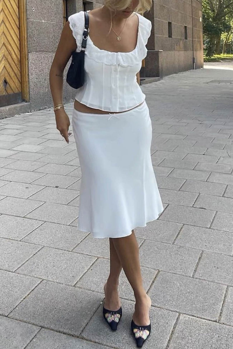 Well Tailored Top with a Graceful Silhouette