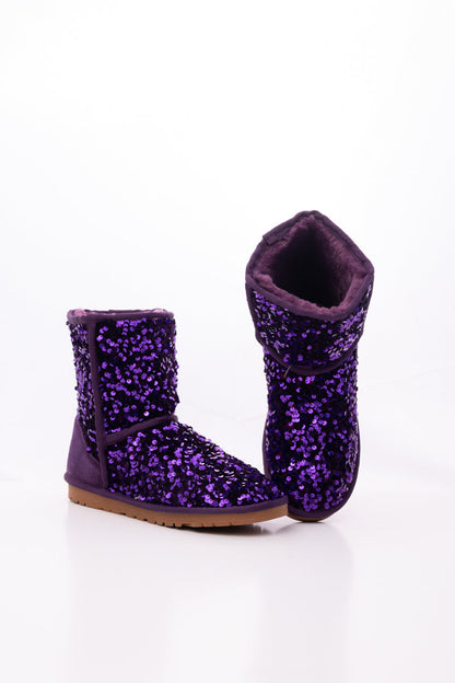 Well Tailored Boots with a Graceful Silhouette