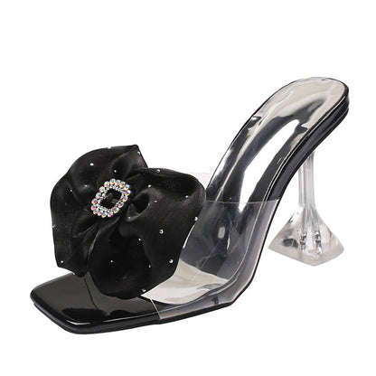 Effortlessly Elegant Heels with a Timeless Design