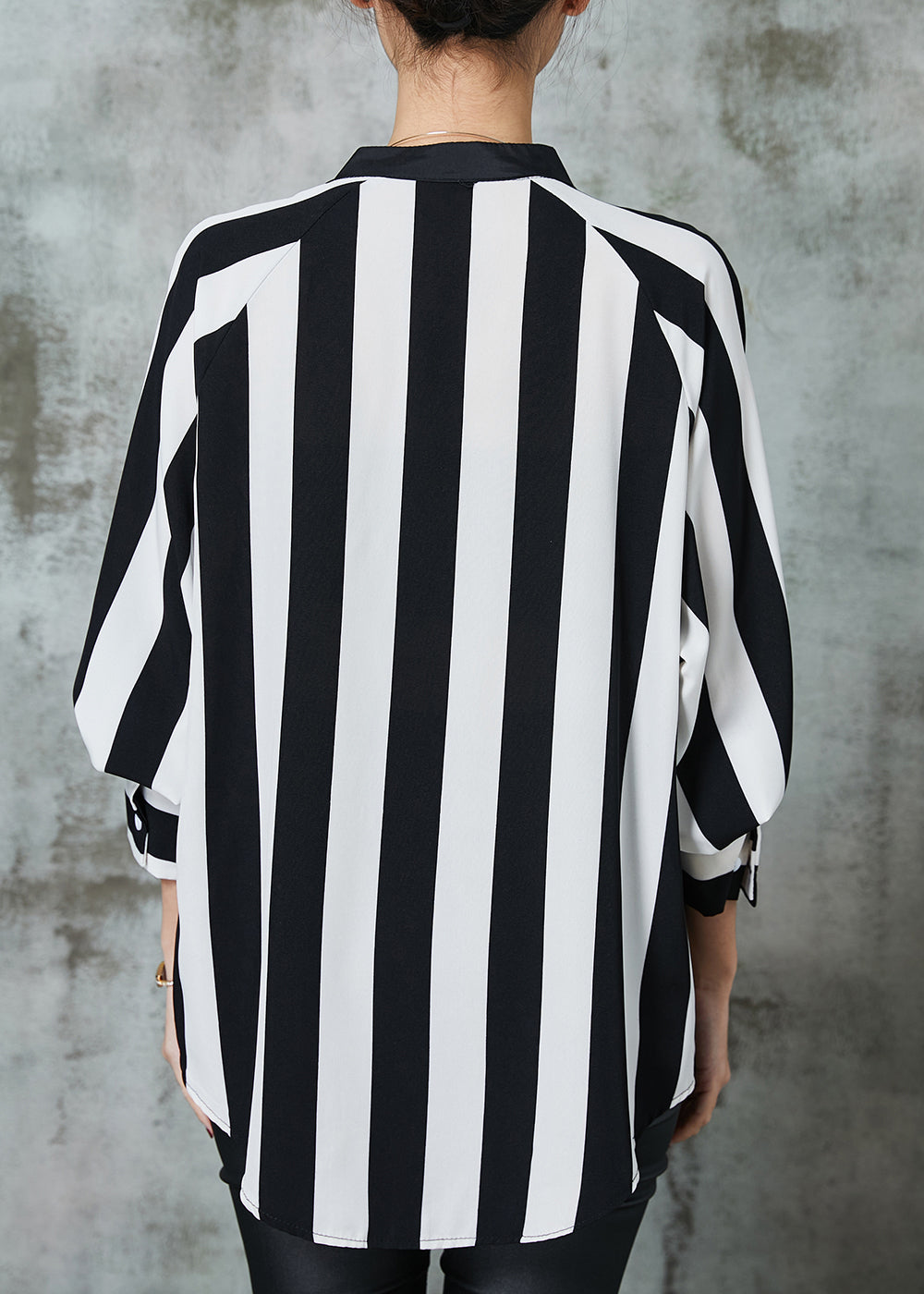 Beautifully Finished Top in a Timeless Design