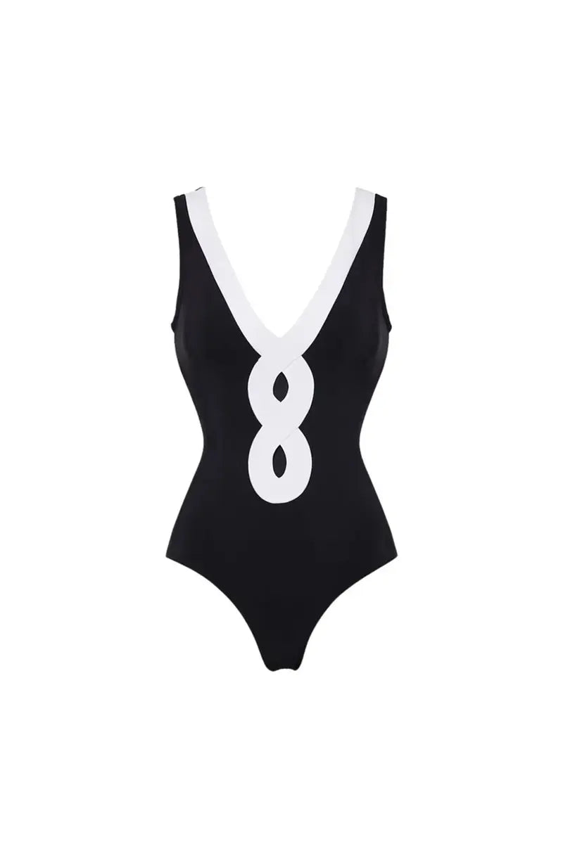 Effortlessly Elegant Swimsuit with a Timeless Design