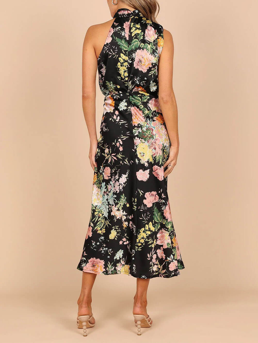 Sophisticated Dress with a Clean Classic Look