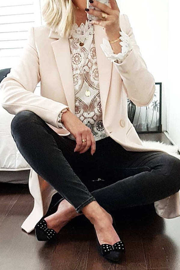 Well Tailored Top with a Graceful Silhouette