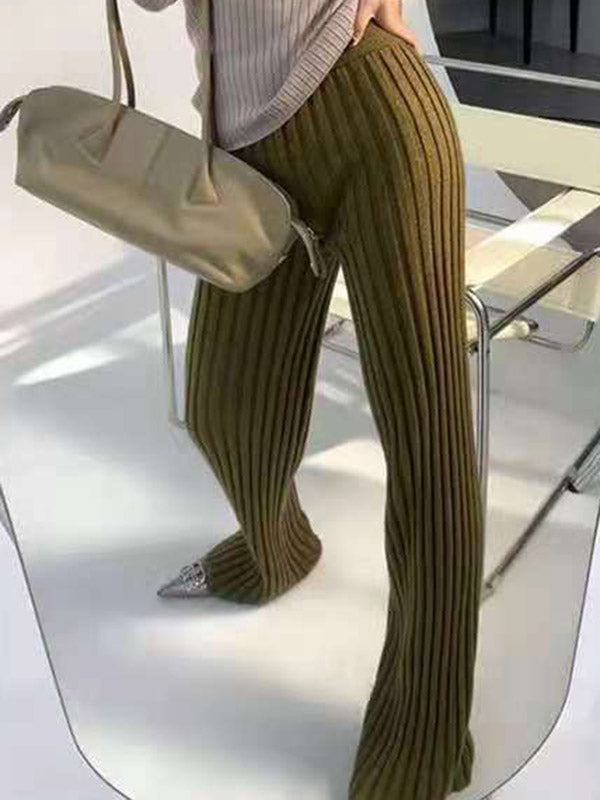 A Vintage Style Pants with Delicate Timeless Details